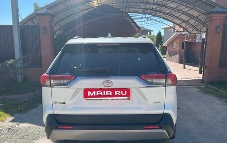 Toyota RAV4, 2019 год, 3 185 000 рублей, 6 фотография