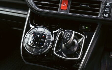 Toyota Esquire I, 2014 год, 1 898 000 рублей, 14 фотография