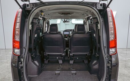 Toyota Esquire I, 2014 год, 1 898 000 рублей, 25 фотография