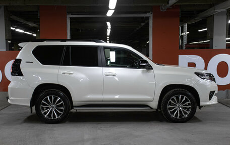 Toyota Land Cruiser Prado 150 рестайлинг 2, 2021 год, 9 998 000 рублей, 4 фотография