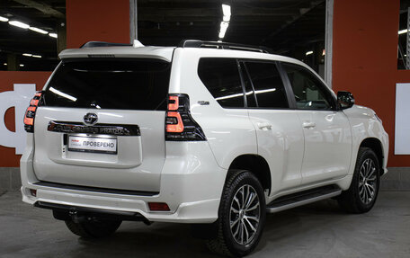 Toyota Land Cruiser Prado 150 рестайлинг 2, 2021 год, 9 998 000 рублей, 5 фотография