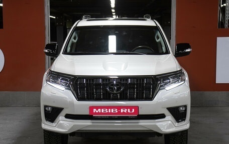 Toyota Land Cruiser Prado 150 рестайлинг 2, 2021 год, 9 998 000 рублей, 2 фотография