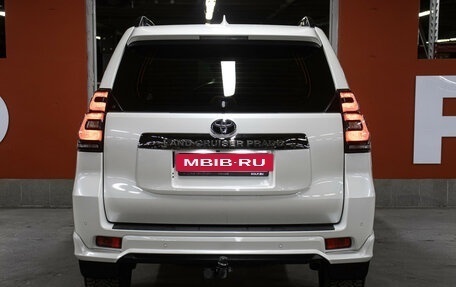 Toyota Land Cruiser Prado 150 рестайлинг 2, 2021 год, 9 998 000 рублей, 6 фотография