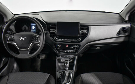 Hyundai Solaris II рестайлинг, 2022 год, 1 690 000 рублей, 13 фотография