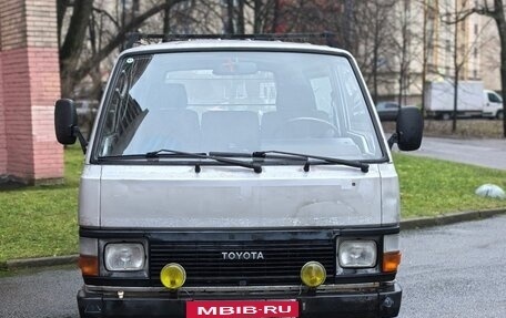 Toyota HiAce H50 H60 H70, 1986 год, 169 000 рублей, 2 фотография
