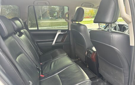 Toyota Land Cruiser Prado 150 рестайлинг 2, 2014 год, 3 200 000 рублей, 6 фотография