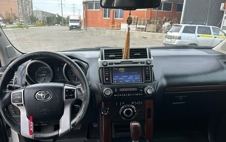 Toyota Land Cruiser Prado 150 рестайлинг 2, 2014 год, 3 200 000 рублей, 4 фотография