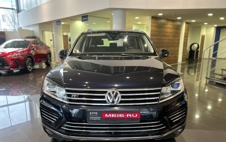 Volkswagen Touareg III, 2016 год, 2 968 000 рублей, 2 фотография