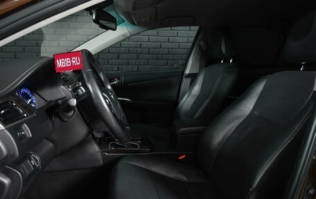 Toyota Camry, 2017 год, 1 890 000 рублей, 8 фотография