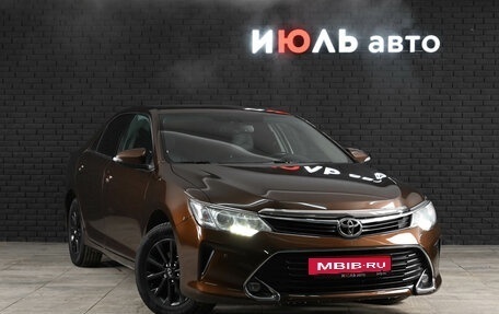 Toyota Camry, 2017 год, 1 890 000 рублей, 3 фотография