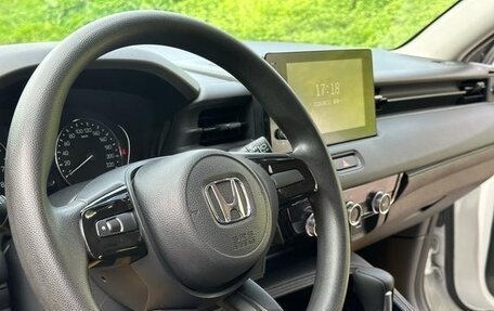 Honda Vezel, 2024 год, 2 400 000 рублей, 17 фотография