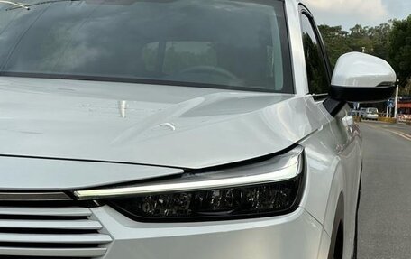 Honda Vezel, 2024 год, 2 400 000 рублей, 8 фотография