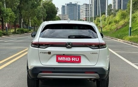 Honda Vezel, 2024 год, 2 400 000 рублей, 6 фотография