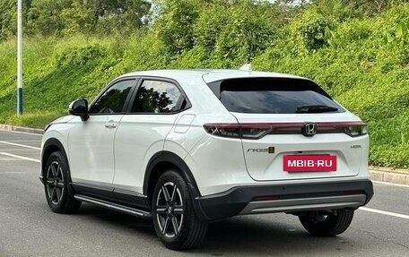 Honda Vezel, 2024 год, 2 400 000 рублей, 5 фотография