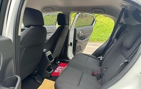 Honda Vezel, 2024 год, 2 400 000 рублей, 16 фотография