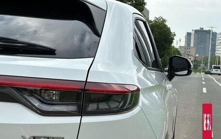 Honda Vezel, 2024 год, 2 400 000 рублей, 9 фотография