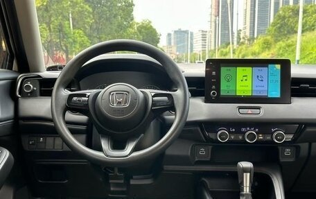 Honda Vezel, 2024 год, 2 400 000 рублей, 23 фотография