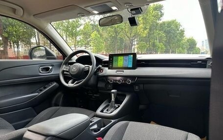 Honda Vezel, 2024 год, 2 400 000 рублей, 21 фотография