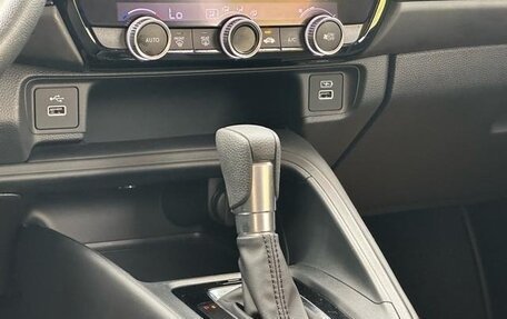 Honda Vezel, 2024 год, 2 400 000 рублей, 25 фотография