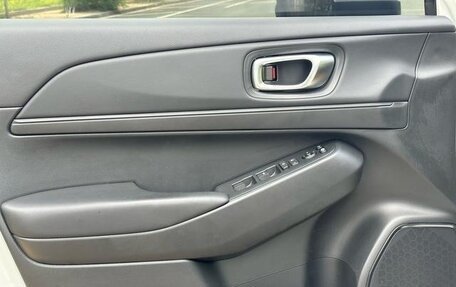 Honda Vezel, 2024 год, 2 400 000 рублей, 27 фотография