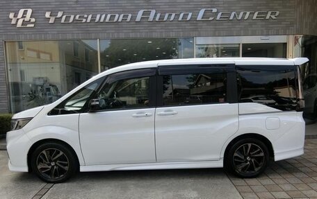 Honda Stepwgn IV, 2021 год, 2 300 001 рублей, 3 фотография