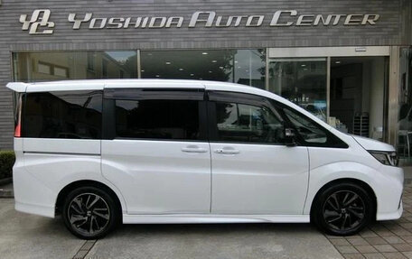 Honda Stepwgn IV, 2021 год, 2 300 001 рублей, 4 фотография