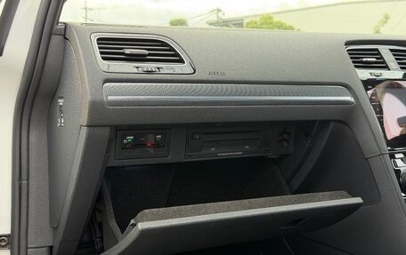 Volkswagen Golf VII, 2019 год, 1 340 111 рублей, 16 фотография