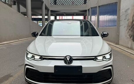 Volkswagen Golf VIII, 2021 год, 1 830 000 рублей, 2 фотография