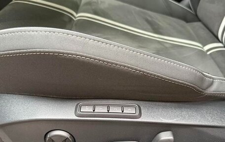 Volkswagen Golf VIII, 2021 год, 1 830 000 рублей, 15 фотография