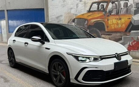 Volkswagen Golf VIII, 2021 год, 1 830 000 рублей, 3 фотография