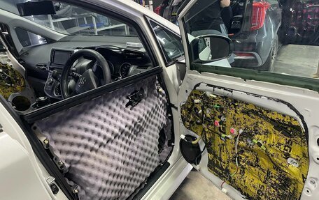 Toyota Wish II, 2010 год, 1 430 000 рублей, 18 фотография