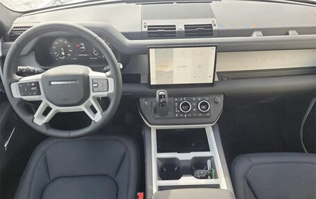 Land Rover Defender II, 2025 год, 9 105 000 рублей, 6 фотография