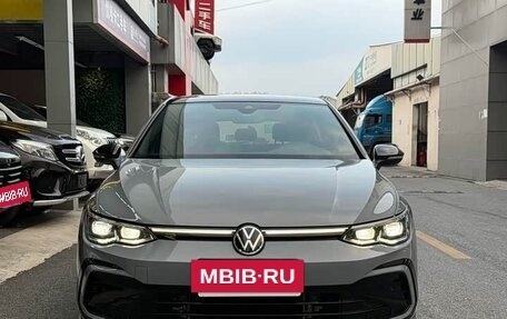 Volkswagen Golf VIII, 2022 год, 1 693 000 рублей, 2 фотография