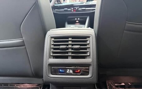 Volkswagen Golf VIII, 2022 год, 1 693 000 рублей, 13 фотография