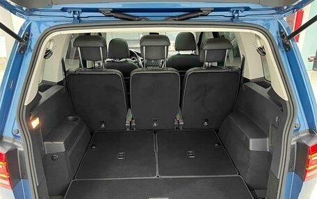 Volkswagen Touran III, 2022 год, 2 320 050 рублей, 14 фотография