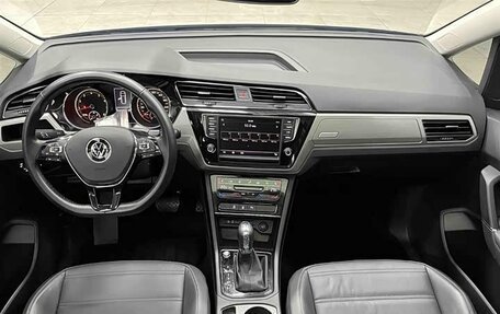 Volkswagen Touran III, 2022 год, 2 320 050 рублей, 16 фотография