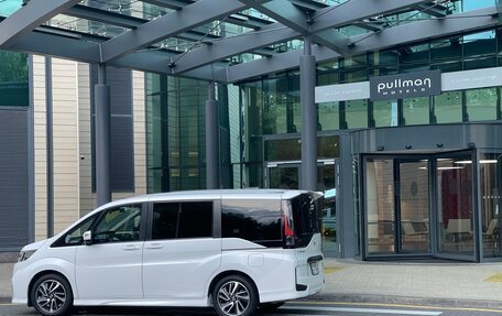 Honda Stepwgn IV, 2019 год, 2 380 000 рублей, 1 фотография