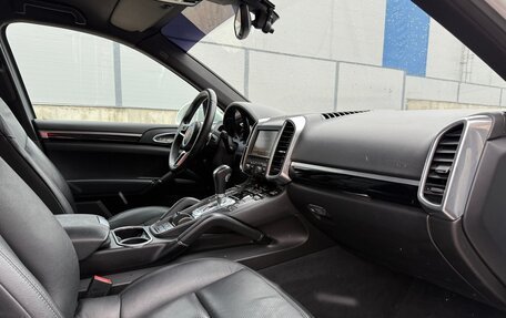 Porsche Cayenne III, 2015 год, 2 895 000 рублей, 18 фотография