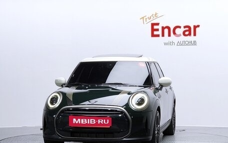 MINI Hatch, 2022 год, 1 800 000 рублей, 2 фотография