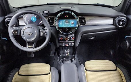 MINI Hatch, 2022 год, 1 800 000 рублей, 8 фотография