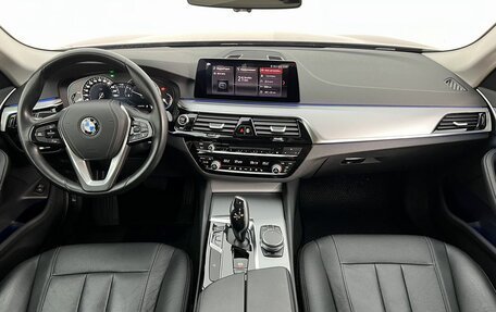 BMW 5 серия, 2018 год, 3 300 000 рублей, 15 фотография