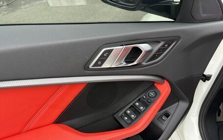 BMW 1 серия, 2021 год, 2 600 000 рублей, 15 фотография