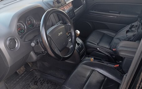 Jeep Liberty (Patriot), 2010 год, 850 000 рублей, 2 фотография