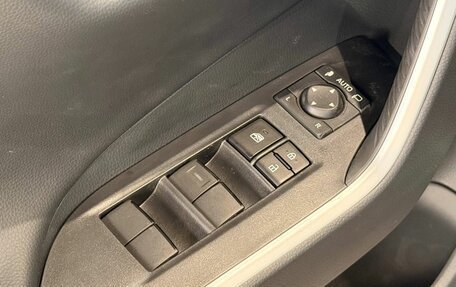 Toyota RAV4, 2025 год, 4 120 000 рублей, 15 фотография