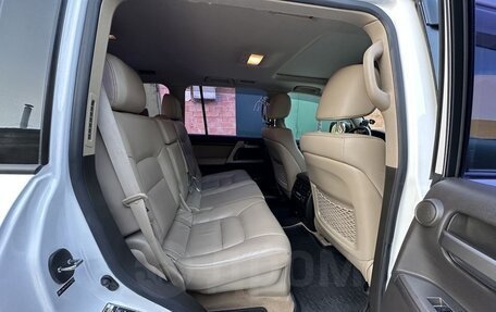 Toyota Land Cruiser 200, 2010 год, 3 300 000 рублей, 15 фотография