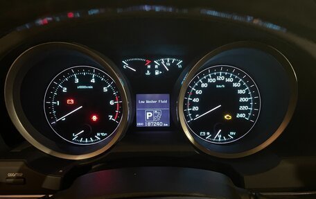 Toyota Land Cruiser 200, 2010 год, 3 300 000 рублей, 22 фотография