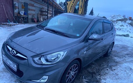 Hyundai Solaris II рестайлинг, 2012 год, 830 000 рублей, 3 фотография