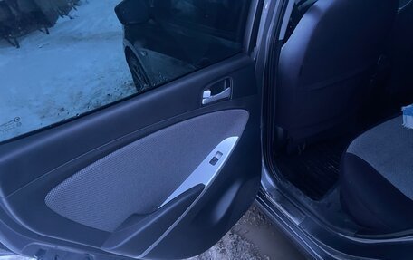 Hyundai Solaris II рестайлинг, 2012 год, 830 000 рублей, 9 фотография