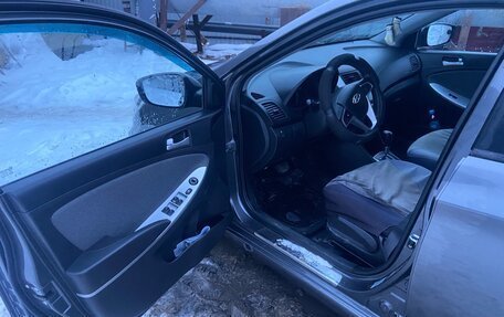 Hyundai Solaris II рестайлинг, 2012 год, 830 000 рублей, 10 фотография