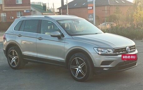 Volkswagen Tiguan II, 2019 год, 2 199 000 рублей, 2 фотография